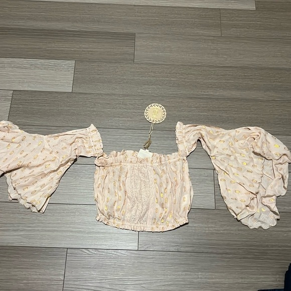 muche muchette Tops - Muche Muchette crop top